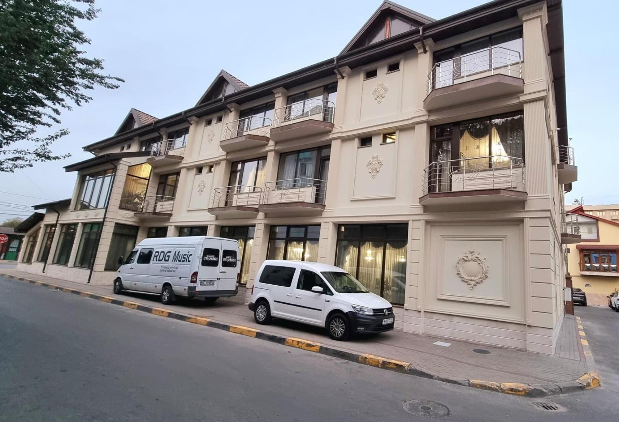Hotel Bacsoridana Tecuci Exteriör bild